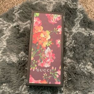 GG Blooms Supreme Slides